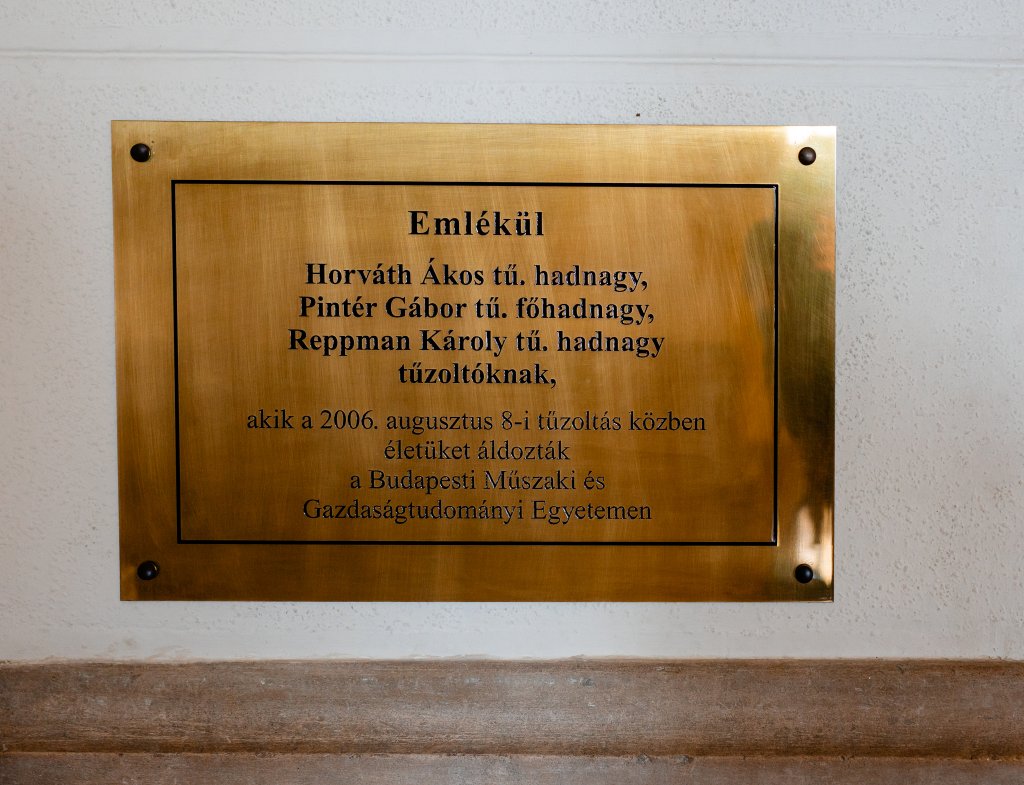 tűzoltók koszorúzás